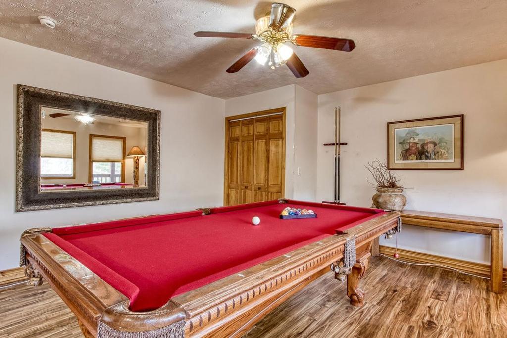 The Nuthouse Ii, Pool Table, Wifi, 1089 Free Tickets Each Paid Day, Dollywood And More سيفيرفيل الغرفة الصورة